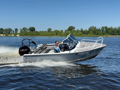 Моторная лодка Realcraft 510 NS